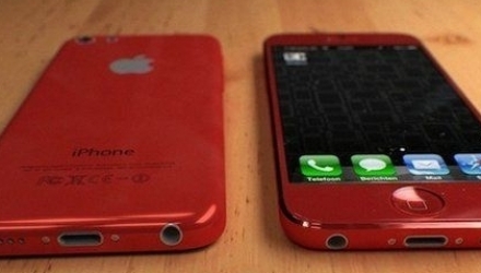  Site-ul rus de tehnologii Mobbit.info a publicat o imagine cu presupusul terminal de la Apple, iPhone low-cost (ieftin).