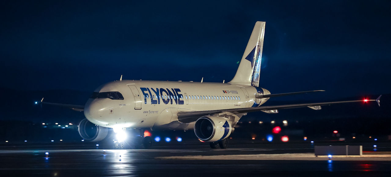 Орган гражданской авиации расследует причины отмены рейсов Fly One.