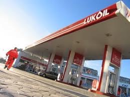 Acesta are o experienţă de peste 18 ani în sectoarele financiar-economic