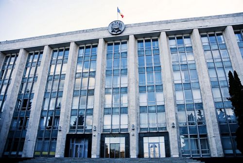 Analiştii politici cred, însă, că dacă Guvernul va cădea, alegerile anticipate vor fi inevitabile
