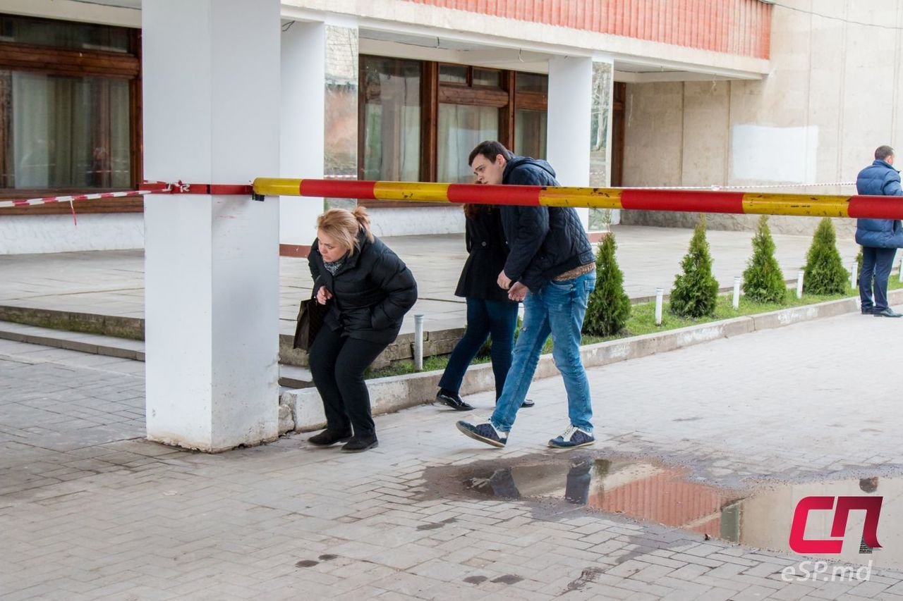 Автовладельцы из Бельц: Мы не можем законно заехать в свой двор