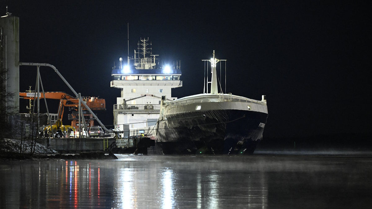 Nava reținută de Finlanda transporta oțel structural.