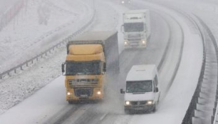 Restricțiile de circulație vizează autocamioanele al căror tonaj total depășește 7,5 tone.