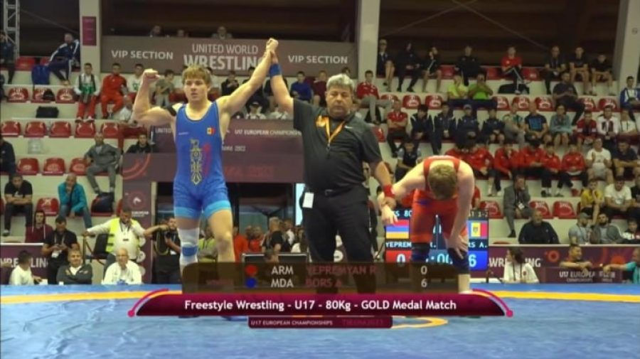 Борец из Молдовы Александр Борш выиграл золотую медаль на чемпионате Европы.