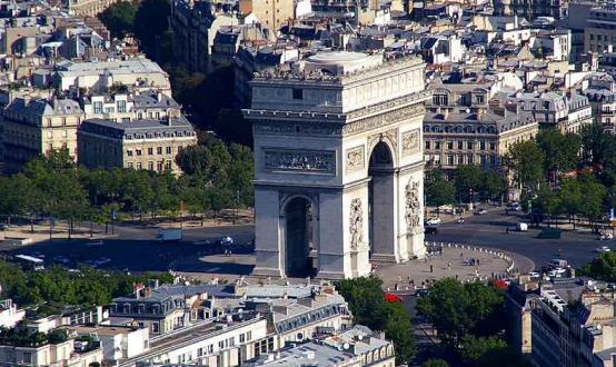 O parte dintre turiştii japonezi care vizitează Parisul sunt puternic afectaţi psihologic de diferenţa dintre realitate şi aşteptări. 