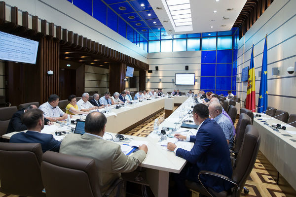 Noi dezbateri asupra proiectului de lege privind modificarea sistemului electoral. Foto: ipn.md