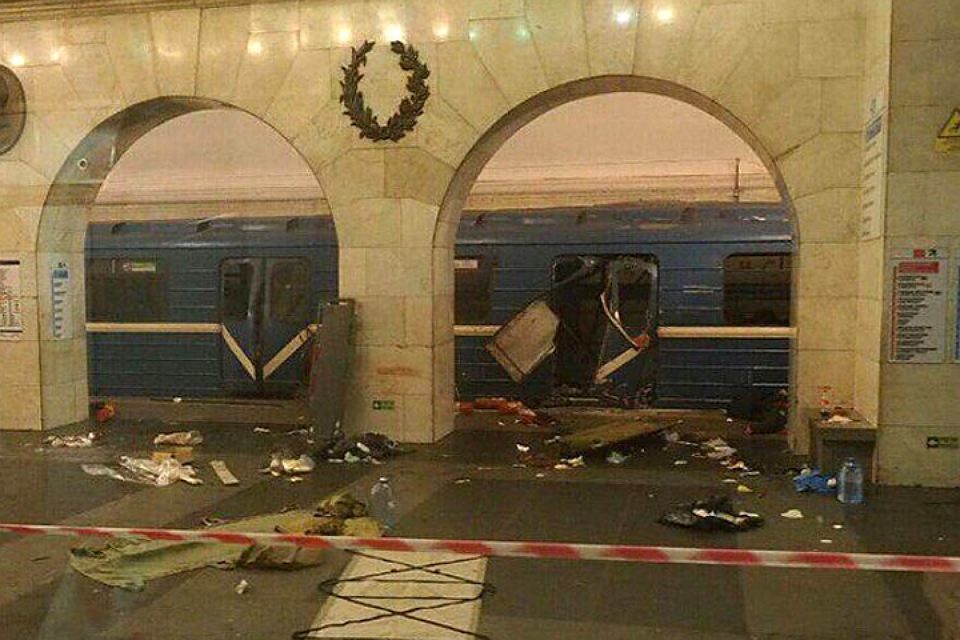 Машинист поезда метро действовал грамотно при взрыве в Петербурге.