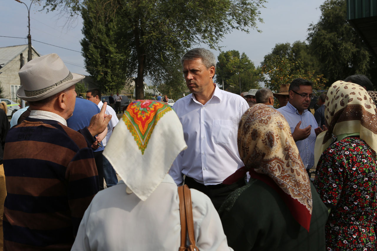Чубашенко: Власть бросила на произвол судьбы села и города.