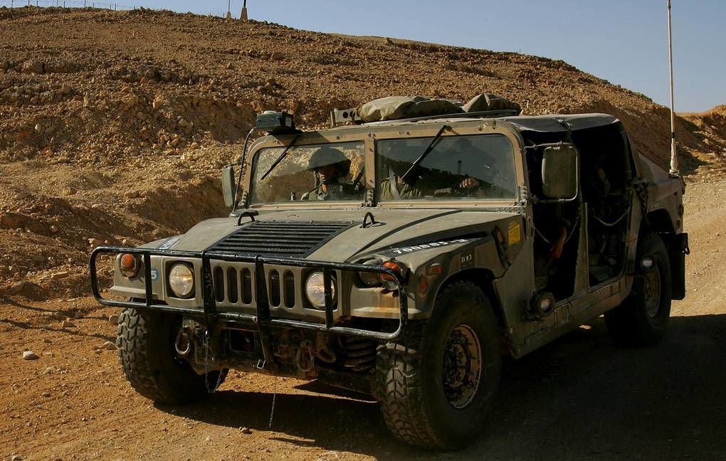На Украину прибыли 35 американских боевых машин Hummer.