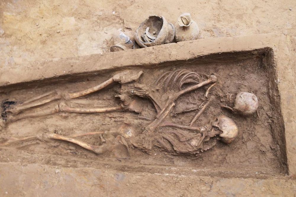 Археологи раскопали 1600-летнюю гробницу "Ромео и Джульетты".