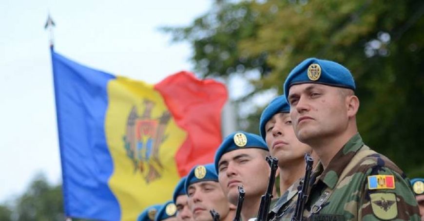 Военнослужащие-контрактники могут получить 14-дневный отцовский отпуск.