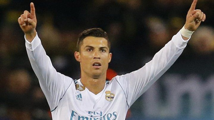 În duel cu un jongler: Ronaldo și-a etalat calitățile în freestyle