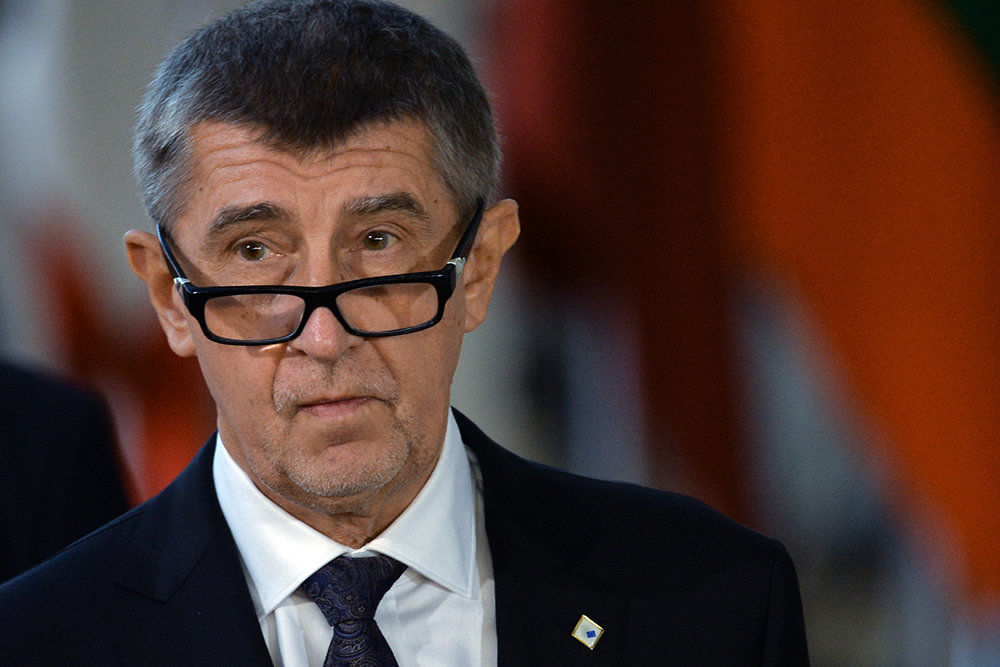 Накануне Бабиш заявил, что передаст письменное заявление об отставке президенту Милошу Земану.