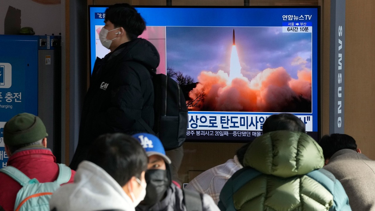 Южная Корея призвала КНДР вернуться к диалогу по ракетно-ядерной программе.