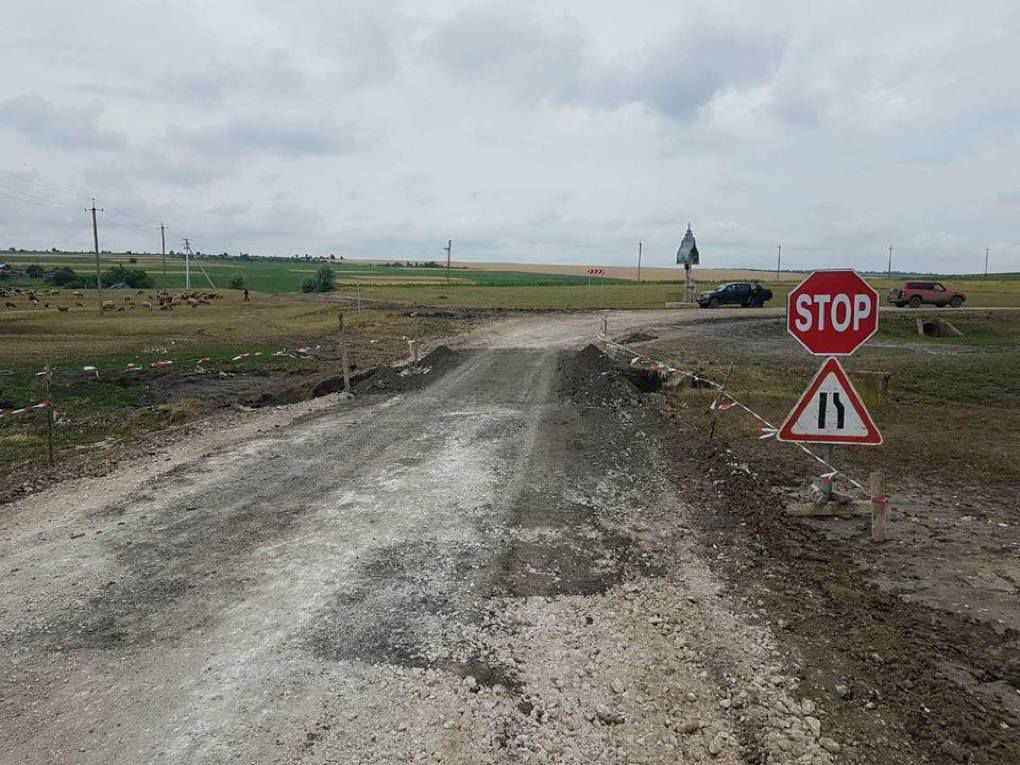 Спасателям совместно с властями удалось восстановить мост. Фото: IGSU.