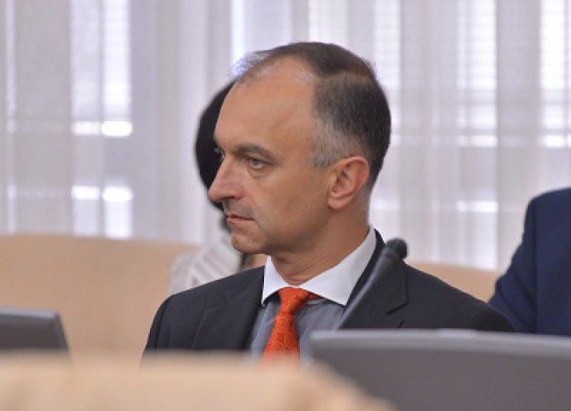 Artur Gherman, spune că a devenit incomod, motiv pentru care a și fost demis ulterior. Foto: deschide.md