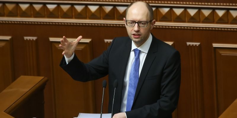 "Я приму решение украинского парламента, я за это кресло не держусь", — заявил Яценюк.