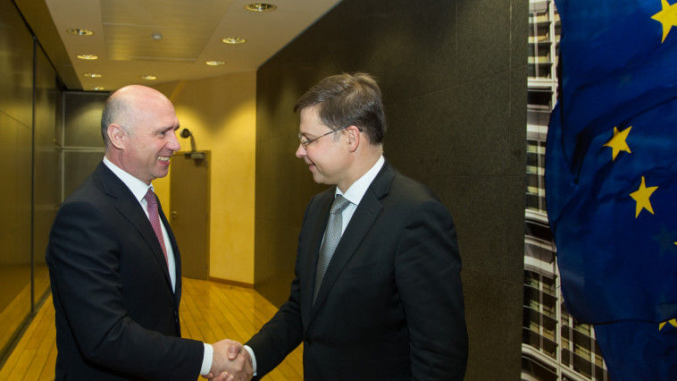Prim-ministrul Pavel Filip a avut astăzi o întrevedere cu Valdis Dombrovskis, vicepreşedinte al Comisiei Europene. Foto: gov.md