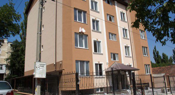 Construcția de locuințe se află în declin. Cel puțin asta arată datele oferite de Biroul Național de Statistică. În primul trimestru al anului curent au fost date în folosinţă 562 apartamente noi cu suprafaţa totală de 60,8 mii de metri patrați, cu 8% mai puțin în comparație cu perioada similară a anului trecut.