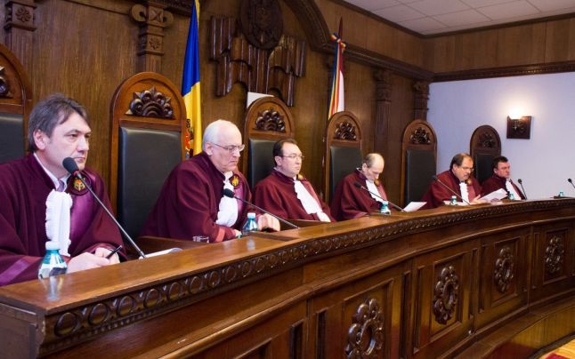 Potrivit proiectului, numărul judecătorilor Curții Constituționale a fost majorat la șapte.