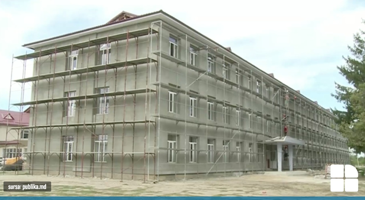 В селе Готешты ученики до сих пор не ходят в школу из-за ремонта.