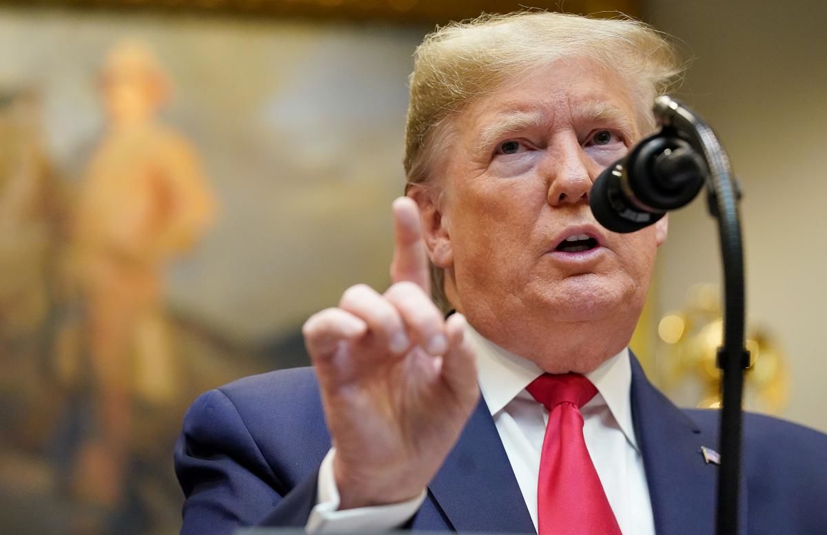 Адвокаты Трампа призвали Сенат отклонить обвинения против него.