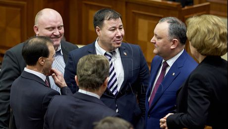 Comuniștii cer retragerea imunității deputaţilor Anatolie Labuneț, Grigore Novac, Ion Ceban, Vasile Bolea și Marina Radvan. Foto: publika.md