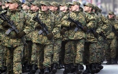 На данный момент численность ВСУ уже превышает 230 тысяч человек, сообщил Полторак.