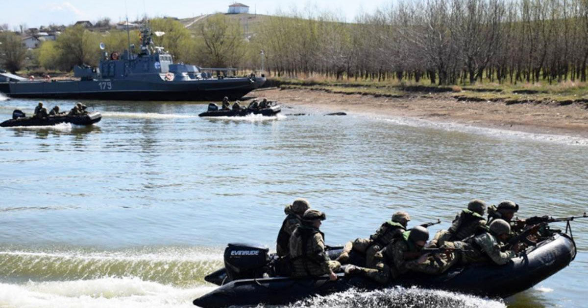 В Черном море 12 стран НАТО проводят учения.