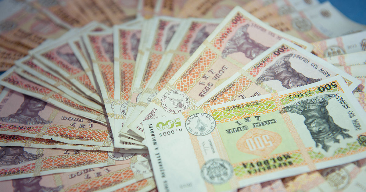 Depozitele persoanelor fizice au crescut în februarie cu 24,7%, iar creditele cu 13,7%.