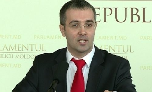 Sergiu Sârbu, a calificat drept "Show'' ieftin refuzul grupului de inițiativă a candidatului Andrei Năstase de a depune sâmbătă actele la CEC. Foto: protv.md