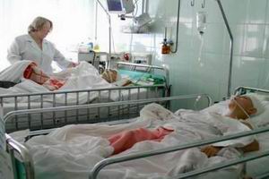 Житель города Леова, находясь в состоянии опьянения, избил свою 5-летнюю дочь кулаками и ногами, в результате чего девочка впала в состояние комы. Фото: 19rus.info