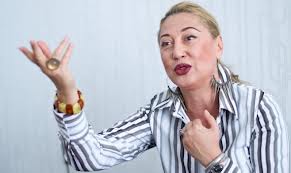 Probabil mi se trage de la debutul meu actoricesc la Teatrul „E. Ionesco”