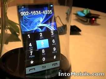 Гибкий AMOLED-экран Samsung, кадр из видеоролика IntoMobile.