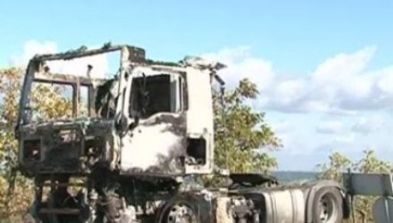 Pompierii au reuşit să dezunească remorca în care se afla încărcătura