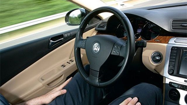 Volkswagen a creat masina ca parte a strategiei de a reduce numarul de accidente produse de erori umane aparute din neatentie sau din cauza oboselii.