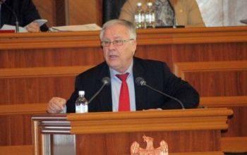 Dumitru Diacov critică atitudinea comuniştilor şi spune că aceştia, prin iniţiativele lor, dezbină societatea