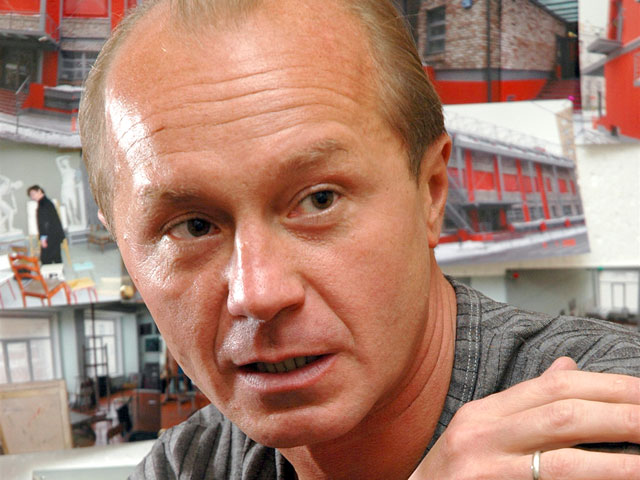 Панин подхватил вирус и поехал в эту квартиру, чтобы не заразить детей.