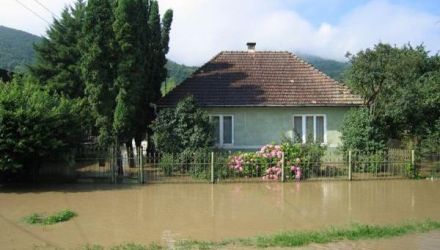 Timpul se încălzeşte abia de la mijlocul săptămânii viitoare. 