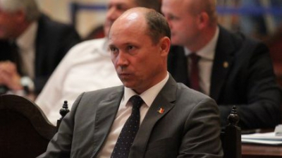 Стрелец ответил на вопросы прокуроров.