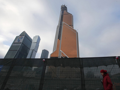 Cel mai înalt zgârie-nori din Europa: Are 339 de metri, iar costurile finale ar putea fi de 350 milioane de dolari (Imagine: www.bloomberg.com)