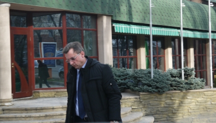„Prima a sosit hiena-foanfă, gazda ospitalieră pre numele ei civil de Victor Berlinski. 
