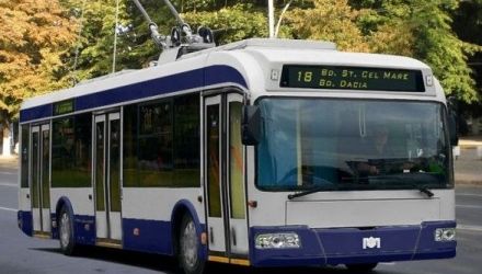 Beneficiarii de facilităţi în transportul public urmează să se prezinte până la sfârşitul anului la Direcţiile Asistenţă Socială