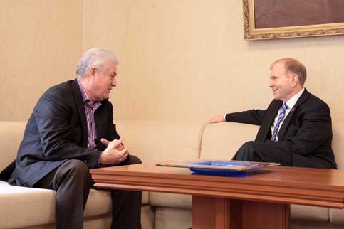 Președintele Partidului Comuniștilor s-a întâlnit astăzi cu Ambasadorul Extraordinar și Plenipotențial al SUA.