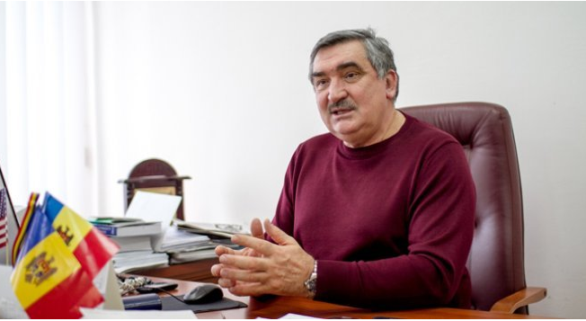 Владимир Хотиняну, врач хирург и человек, стоявший во главе команды молдавских медиков, рассказал о перспективах в области трансплантации печени, о коллегах из Румынии и о том, как же все таки проходила премьера в Молдове. 
