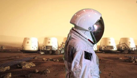Landsdorp plănuieşte să trimită apoi câte 2 astronauţi spre Marte la fiecare 2 ani, însă nu a elaborat planuri pentru călătorii înapoi spre Terra. 