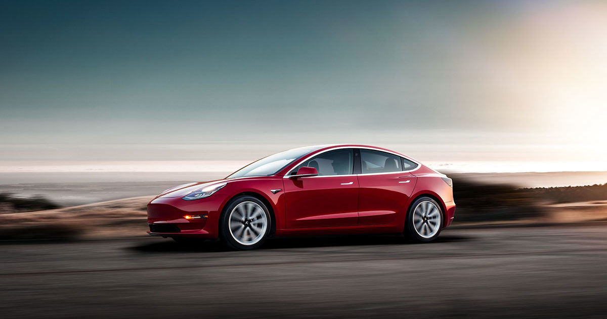 Tesla обошла BMW и вошла в Топ-3 самых дорогих автопроизводителей.