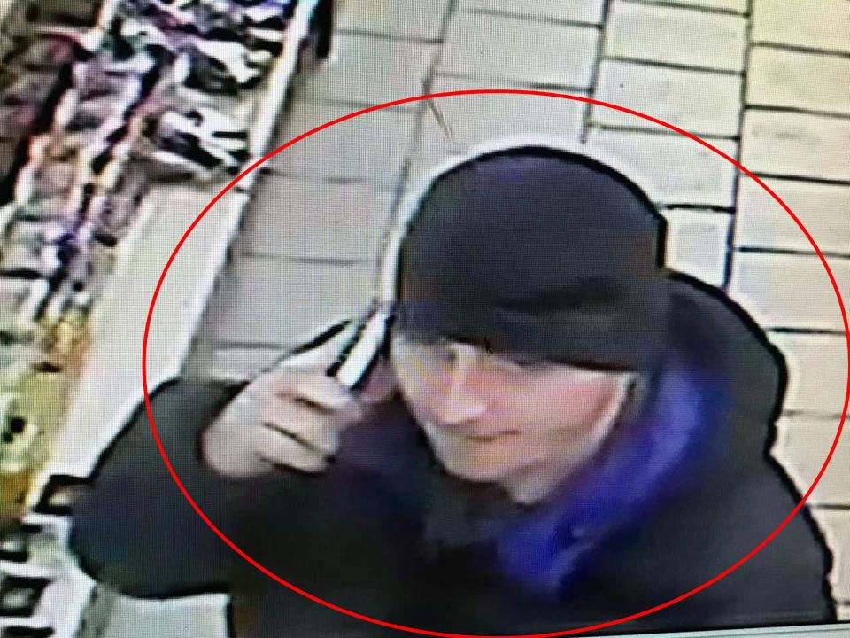 Dacă îi recunoști, anunță Poliția. Ce infracțiune au comis