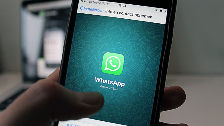 Utilizatori Android, păcăliţi să instaleze copia aplicaţiei WhatsApp