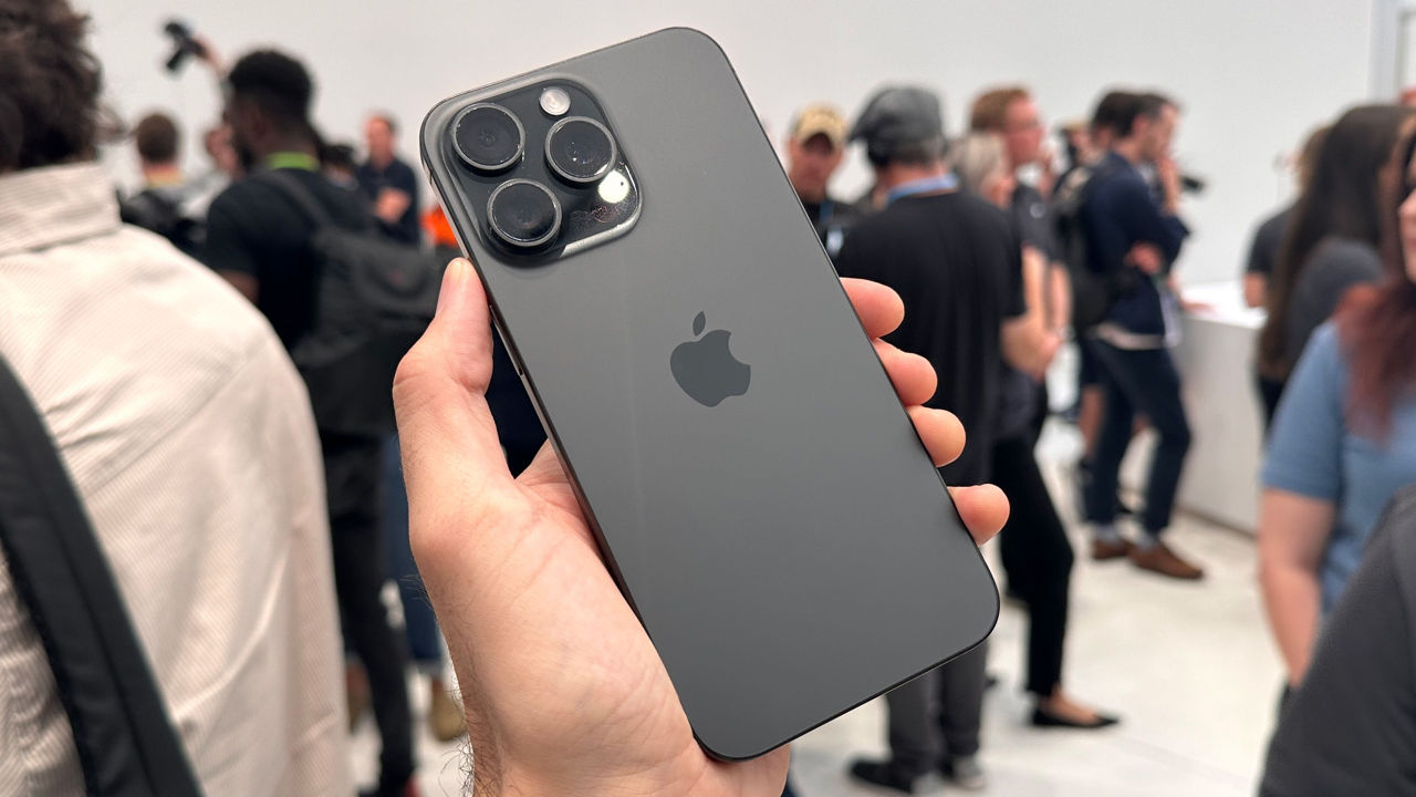 Молдаванин должен экономить 58 дней, чтобы купить iPhone 15 Pro.